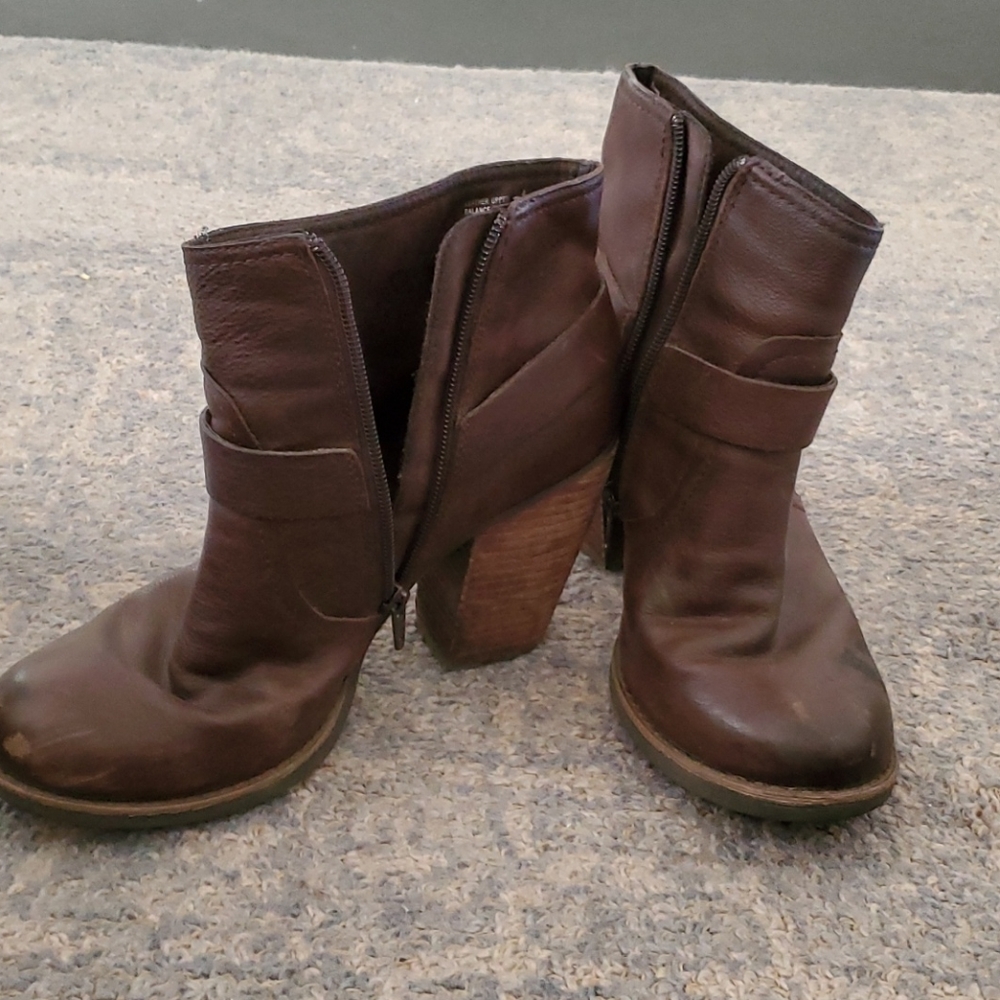 Korks brown leather boots size 9